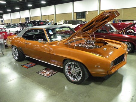 gold camaro